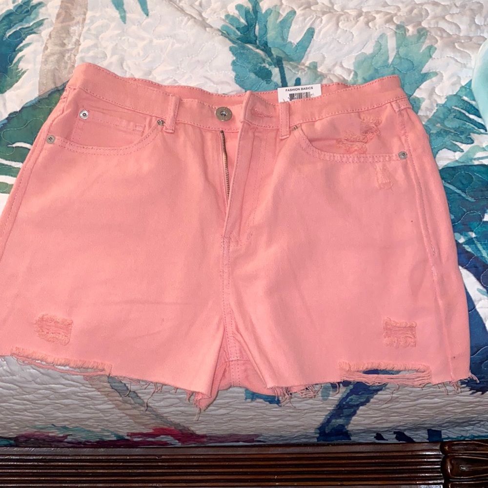 ‘Mango ‘Beach’ color distressed jean shorts 💗🧡 NWT